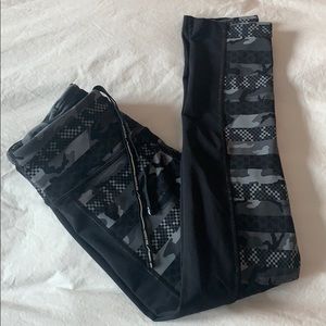 Nike camouflage cropped running tight